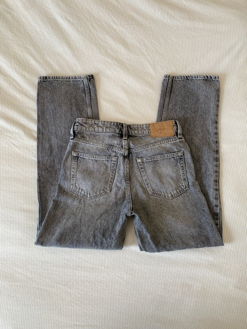 H&M Gray Women’s Jeans - Classic Straight Fit
